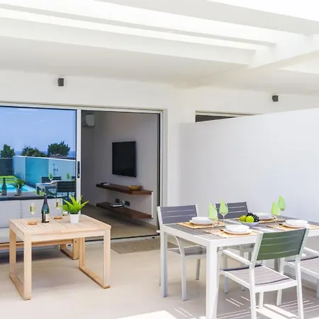 Villa Verde Blanca By Villa Plus Playa Blanca  Exterior photo